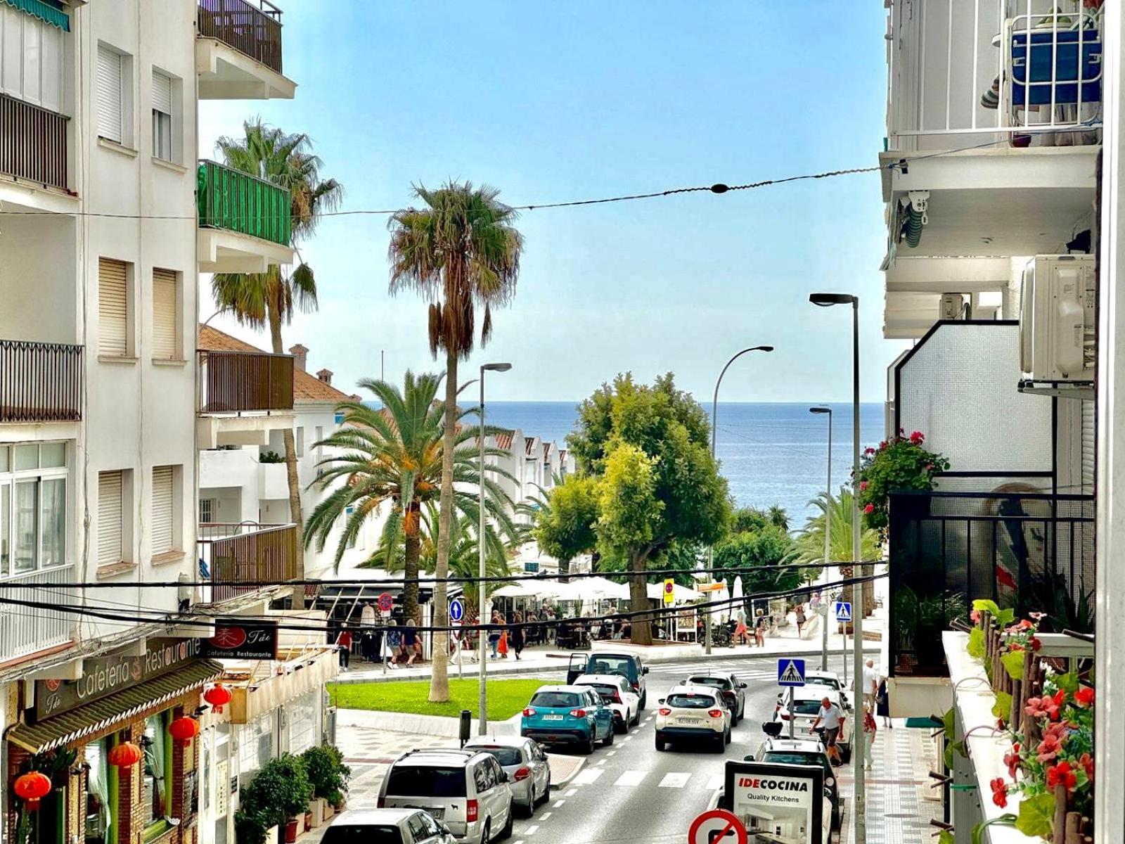Apartamento en el centro de Nerja Exterior foto