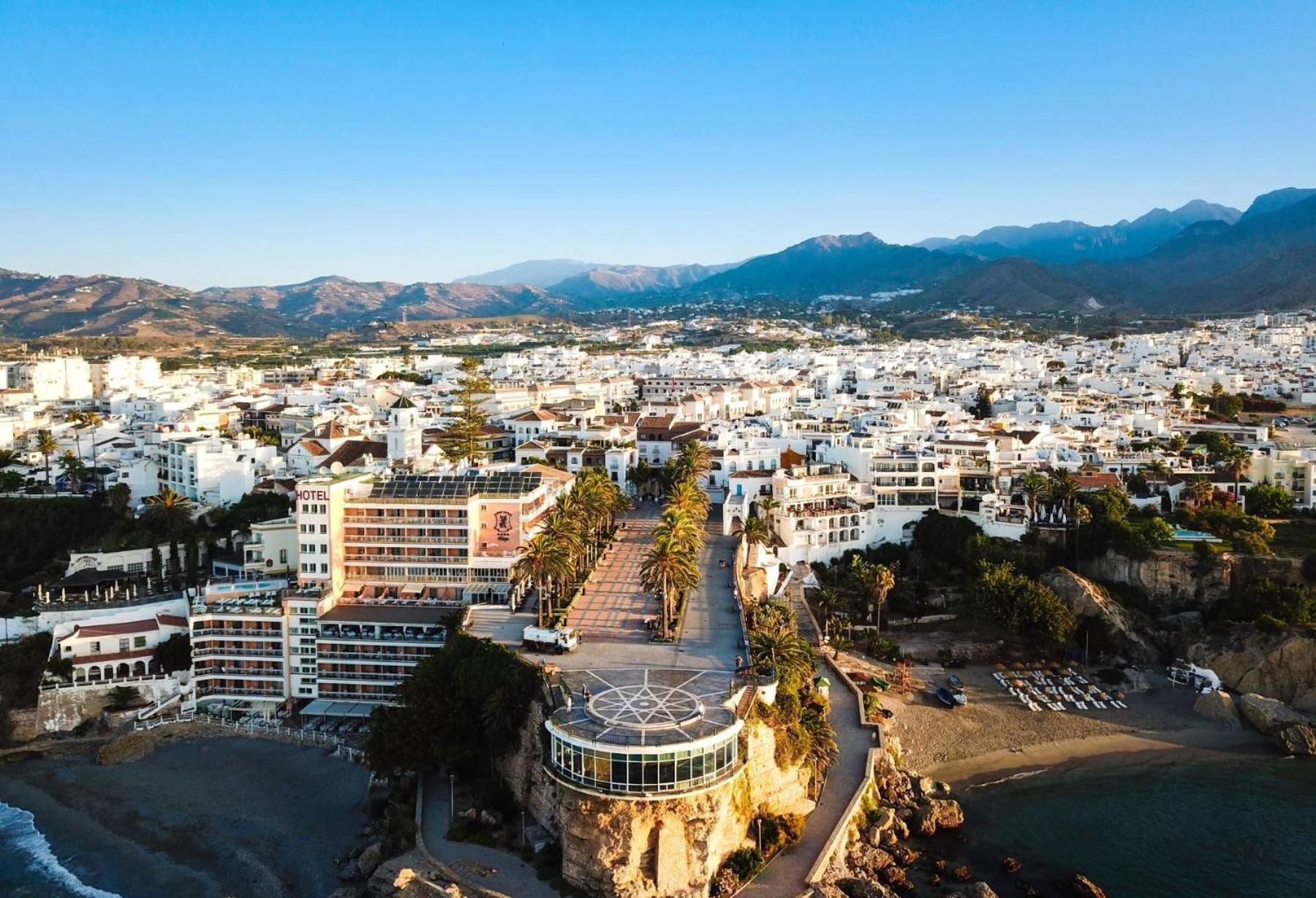 Apartamento en el centro de Nerja Exterior foto