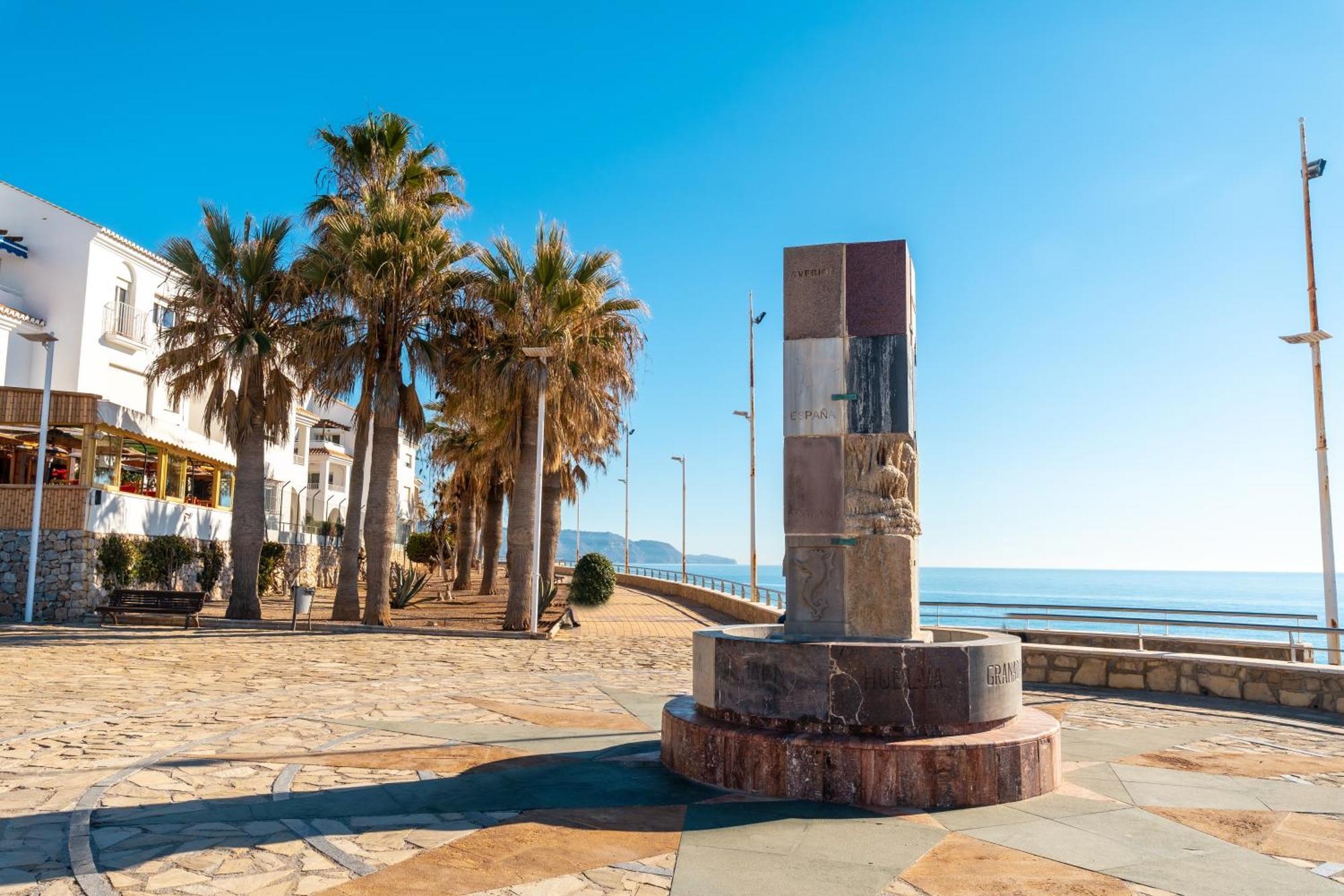 Apartamento en el centro de Nerja Exterior foto